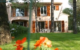 Location Villa et Studios Roquebrune-sur-Argens