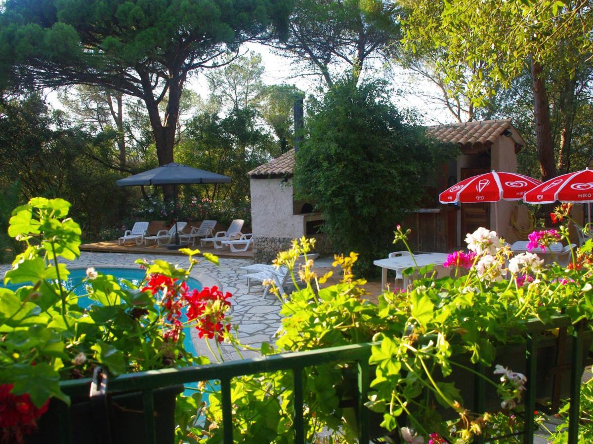 Location Villa et Studios Roquebrune-sur Argens Extérieur photo