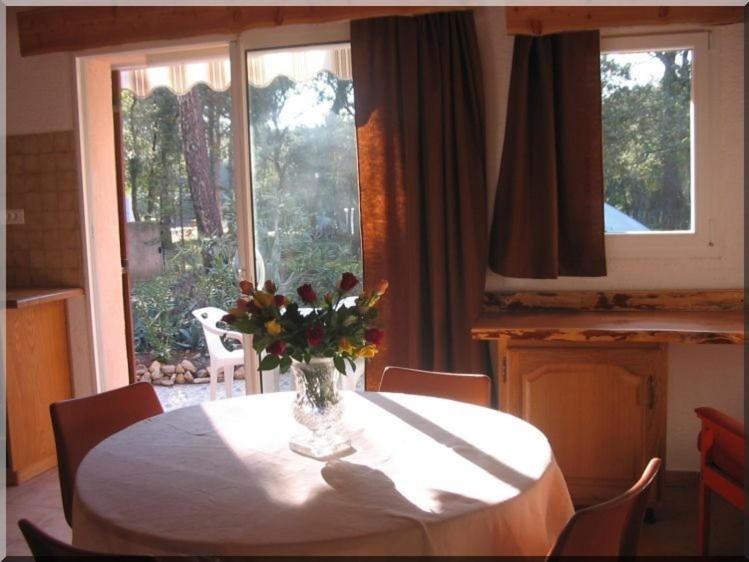 Location Villa et Studios Roquebrune-sur Argens Extérieur photo