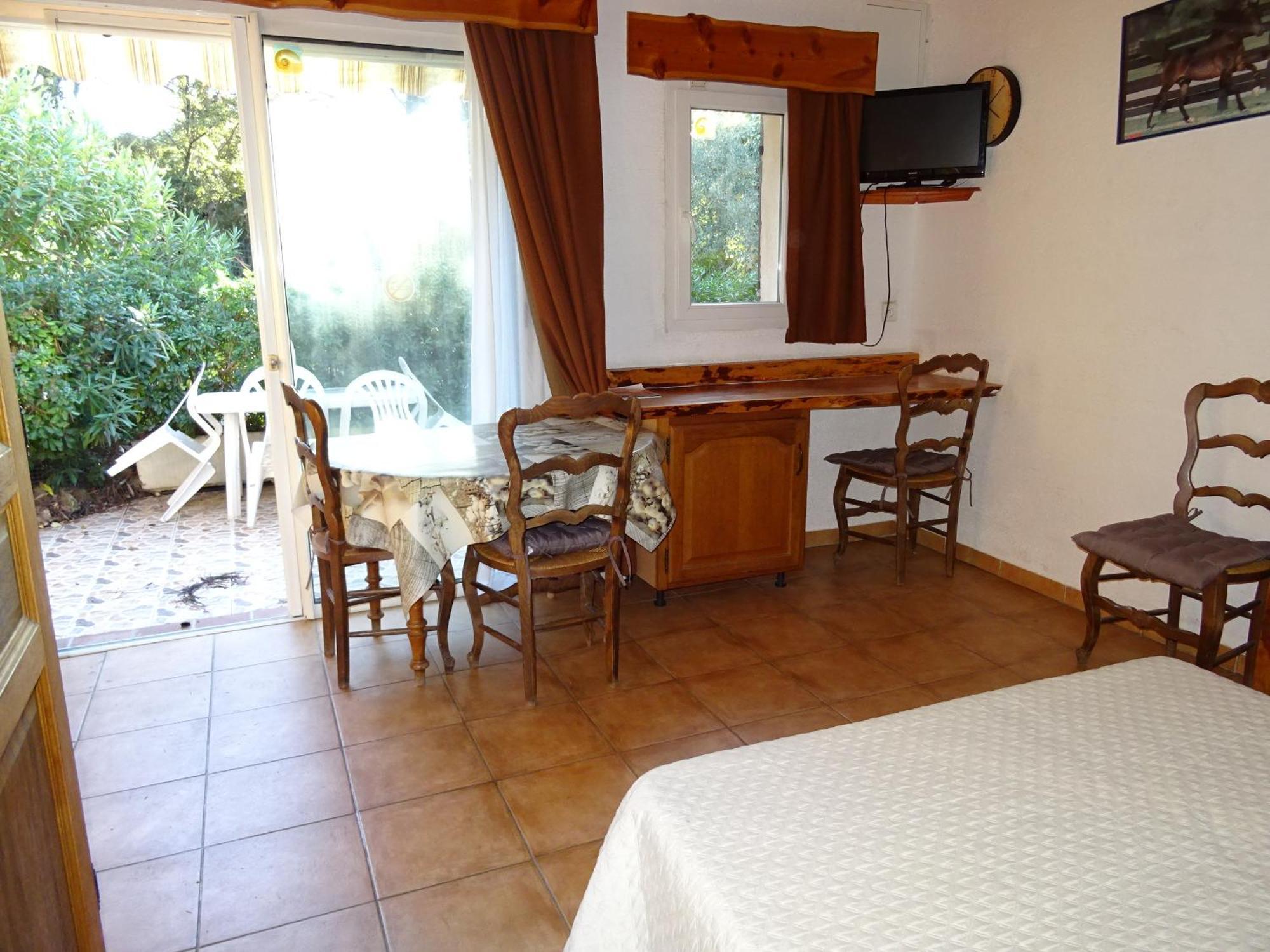 Location Villa et Studios Roquebrune-sur Argens Extérieur photo