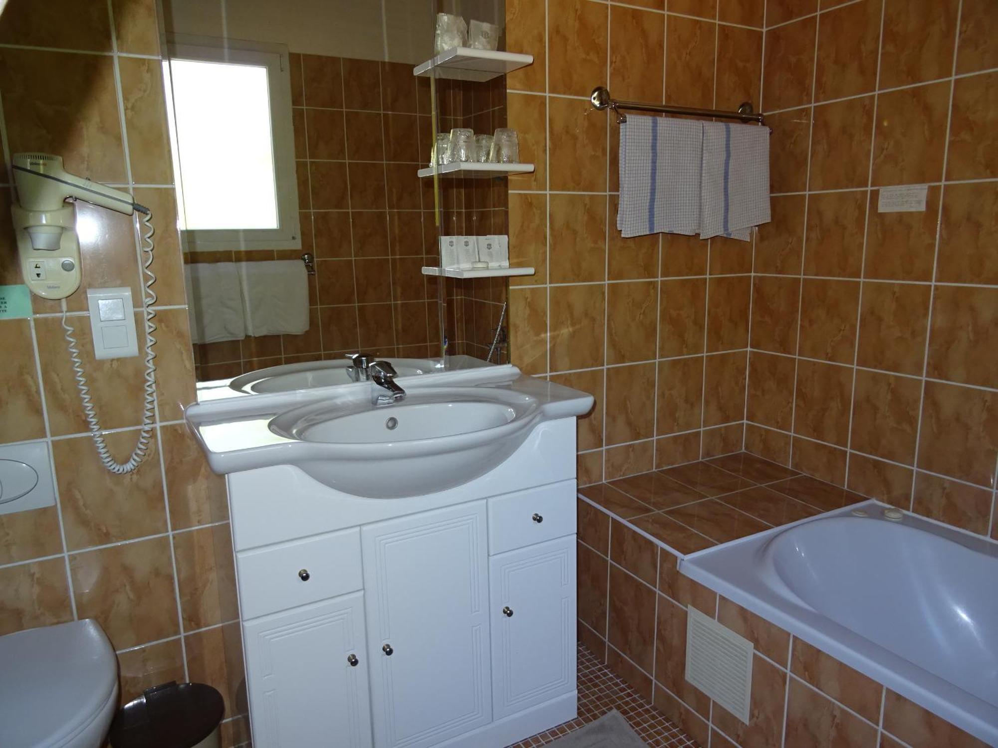 Location Villa et Studios Roquebrune-sur Argens Extérieur photo
